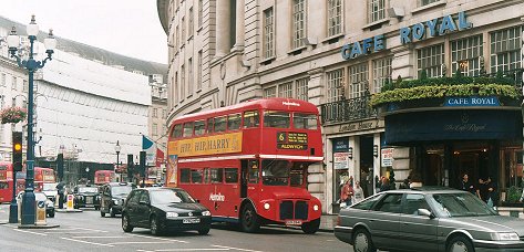 RML2284 on 6, Regent Street, July 2003