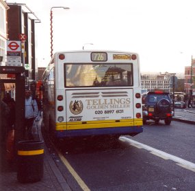 902 at Bromley South, Nov2000