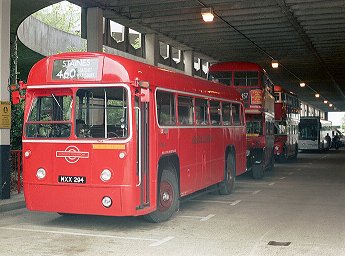 RF406 on 460, Slough Bus Stn
