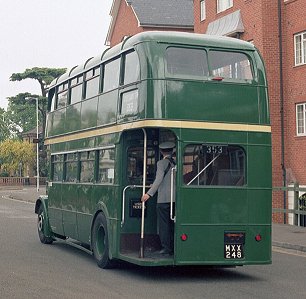 RLH48 leaves Windsor Bus Stn.